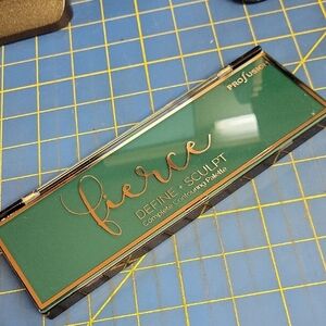 Profusion Fierce Define + Sculpt Complete Contouring Palette New